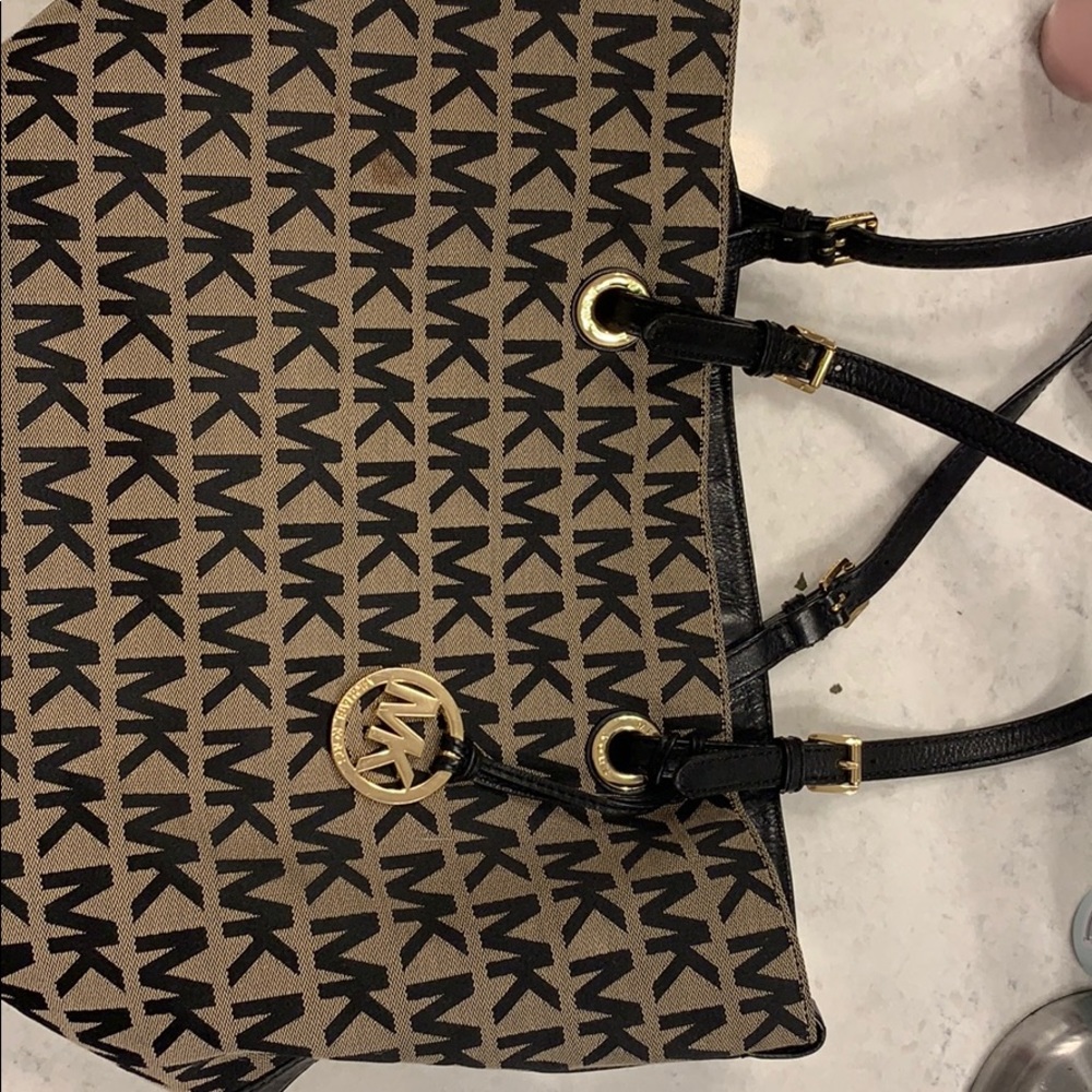 Michael Kors MK medium sized bag